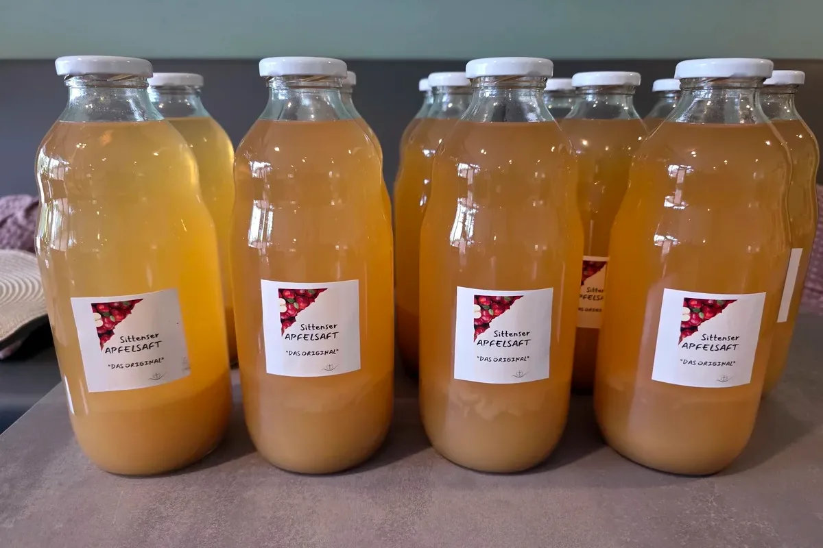 KIGO-TEAM VERKAUFT SITTENSER APFELSAFT